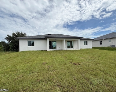 362 Petite Avenue - Photo Thumbnail 11