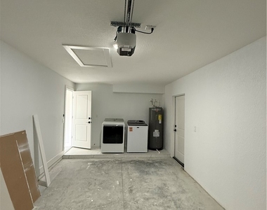 362 Petite Avenue - Photo Thumbnail 10