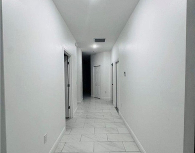 5022-5024 Centennial Boulevard - Photo Thumbnail 5
