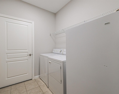 9718 Catalina Leaf Lane - Photo Thumbnail 17