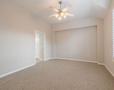 9718 Catalina Leaf Lane - Photo Thumbnail 11