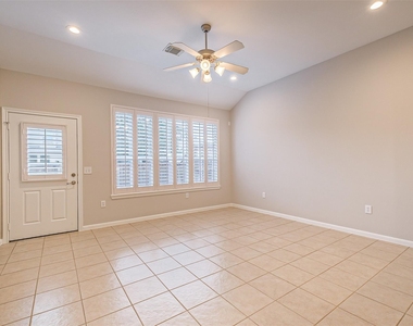9718 Catalina Leaf Lane - Photo Thumbnail 7