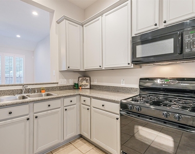 9718 Catalina Leaf Lane - Photo Thumbnail 20