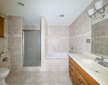 10811 Richmond Avenue - Photo Thumbnail 19