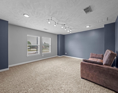 2413 Quiet Arbor Lane - Photo Thumbnail 19