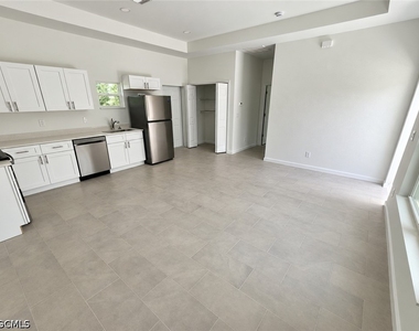1119 Sunrise Boulevard - Photo Thumbnail 2