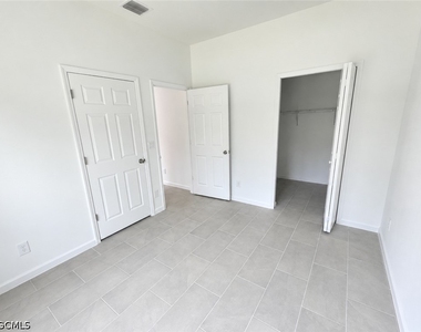 1119 Sunrise Boulevard - Photo Thumbnail 3