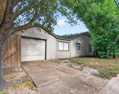 5418 Grand Lake Street - Photo Thumbnail 4