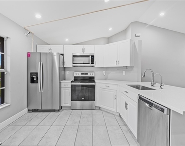 3019 34th Street Sw - Photo Thumbnail 2