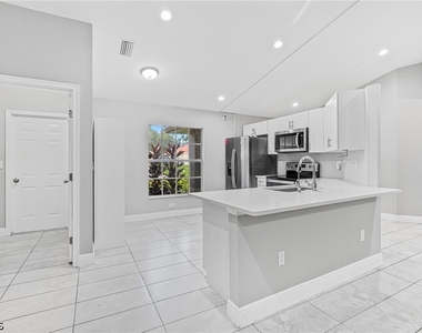 3019 34th Street Sw - Photo Thumbnail 3
