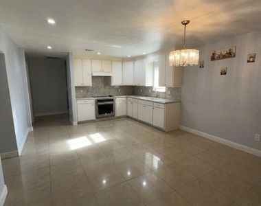 5022 Jewel Street - Photo Thumbnail 2