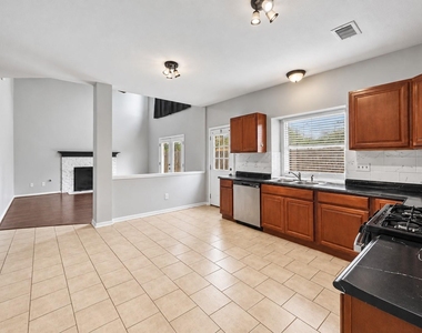 15614 Hatfield Hollow Drive - Photo Thumbnail 10