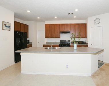 12051 Main Oak Street - Photo Thumbnail 6