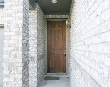 12051 Main Oak Street - Photo Thumbnail 17