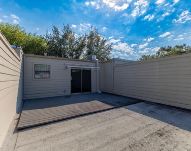 1625 Prairie Grove Drive - Photo Thumbnail 10
