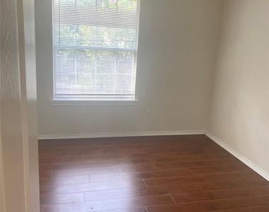 13064 Peppergate Lane - Photo Thumbnail 13