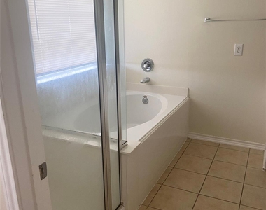 13064 Peppergate Lane - Photo Thumbnail 20