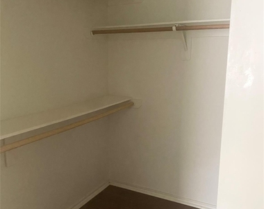 13064 Peppergate Lane - Photo Thumbnail 4