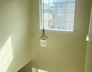 13064 Peppergate Lane - Photo Thumbnail 6