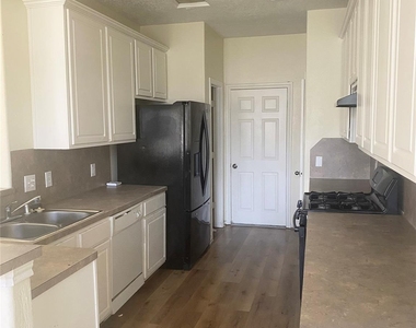 13064 Peppergate Lane - Photo Thumbnail 10