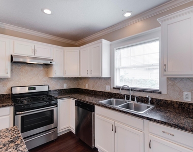 2612 Harvard Street - Photo Thumbnail 11