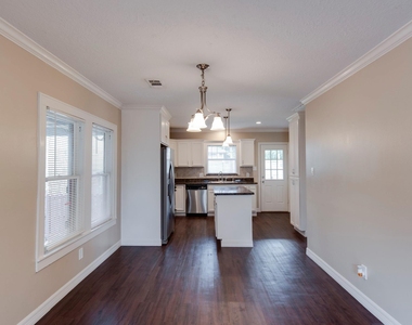 2612 Harvard Street - Photo Thumbnail 5