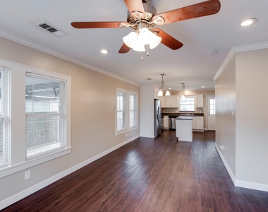 2612 Harvard Street - Photo Thumbnail 4