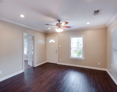 2612 Harvard Street - Photo Thumbnail 6