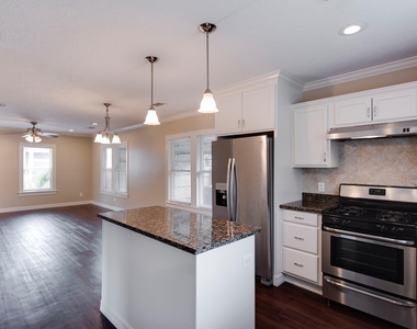 2612 Harvard Street - Photo Thumbnail 12