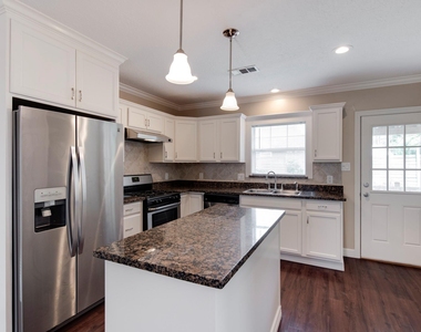 2612 Harvard Street - Photo Thumbnail 9
