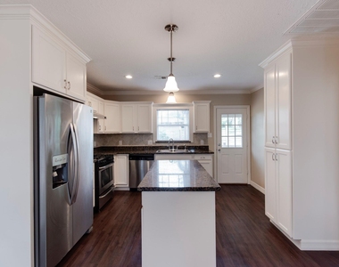 2612 Harvard Street - Photo Thumbnail 7