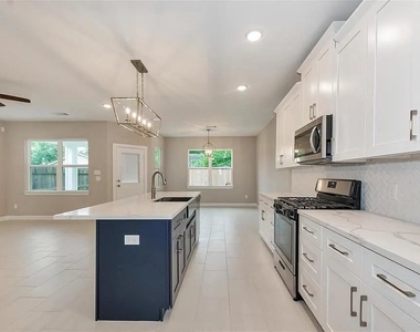 979 Junell Street - Photo Thumbnail 13