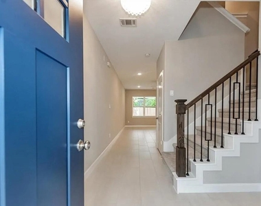 979 Junell Street - Photo Thumbnail 6