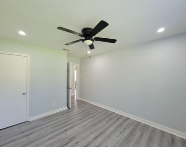 11619 Dakar Drive - Photo Thumbnail 16
