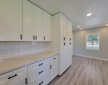 11619 Dakar Drive - Photo Thumbnail 12