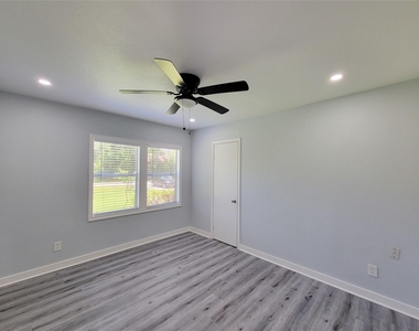 11619 Dakar Drive - Photo Thumbnail 15