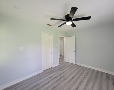 11619 Dakar Drive - Photo Thumbnail 25