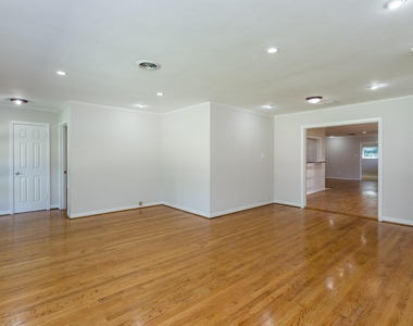 2807 Prescott Street - Photo Thumbnail 6
