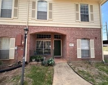 2710 Grants Lake Boulevard - Photo Thumbnail 2