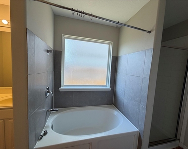 4211 Buras Pass Lane - Photo Thumbnail 8