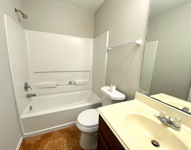 4211 Buras Pass Lane - Photo Thumbnail 11