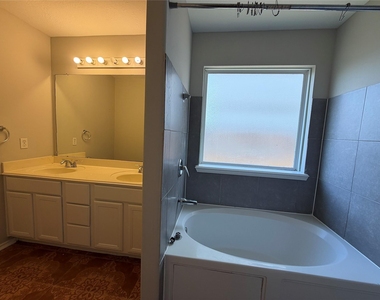 4211 Buras Pass Lane - Photo Thumbnail 9
