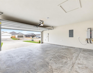 18539 Landing Meadows Lane - Photo Thumbnail 24