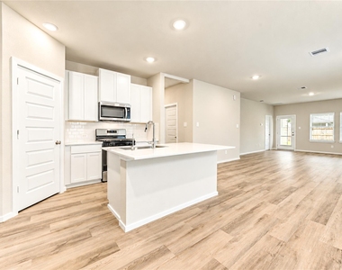 18539 Landing Meadows Lane - Photo Thumbnail 2