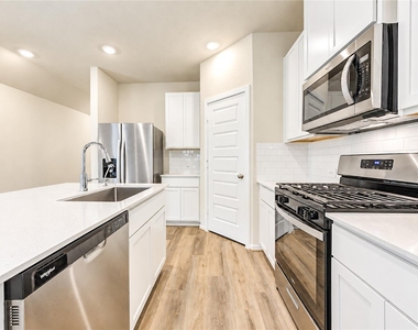 18539 Landing Meadows Lane - Photo Thumbnail 3