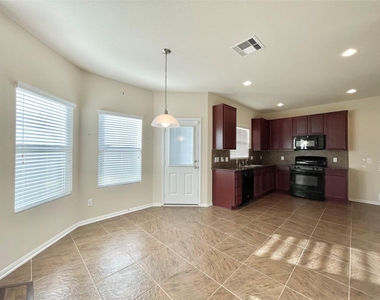14903 Vinegrove Falls Court - Photo Thumbnail 6