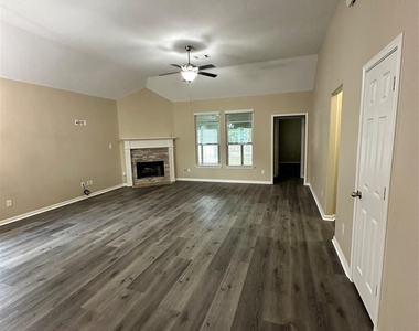984 Arbor Glen - Photo Thumbnail 3