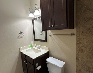 984 Arbor Glen - Photo Thumbnail 13