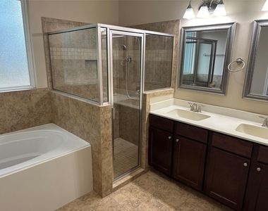 984 Arbor Glen - Photo Thumbnail 21