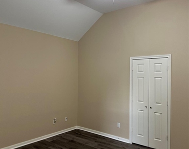 984 Arbor Glen - Photo Thumbnail 18
